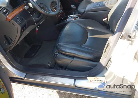 2000 Mercedes-Benz S 500 z USA, uszkodzony, nr VIN WDBNG75J8YA089252